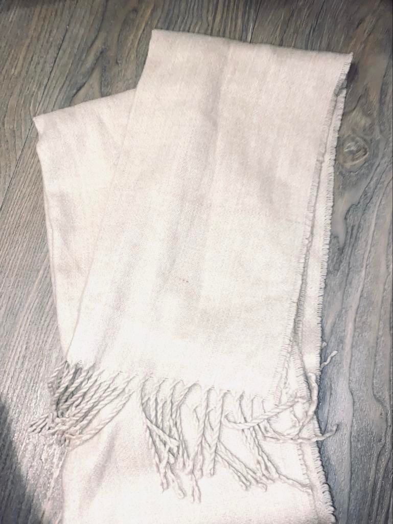 Leuke beige/witte sjaal, Kleding | Dames, Mutsen, Sjaals en Handschoenen, Ophalen of Verzenden, Gedragen, Maat 38/40 (M), Sjaal