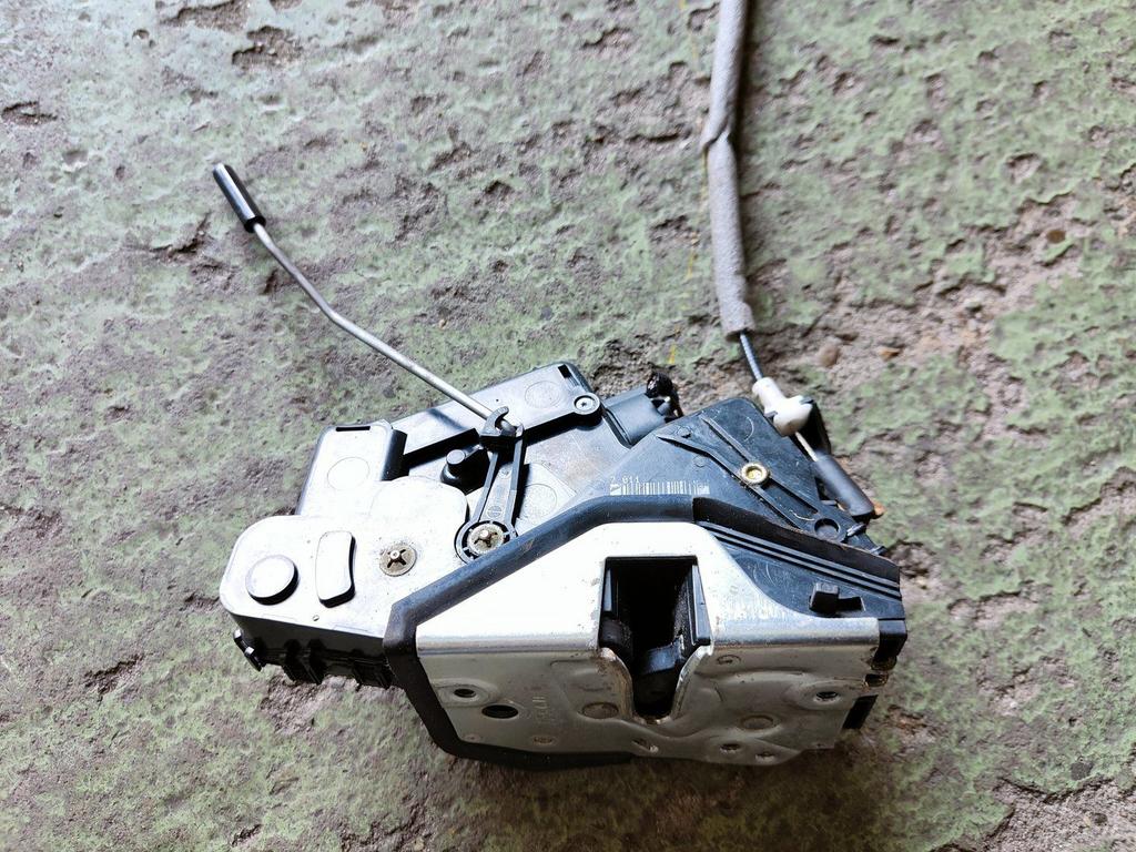 Deurslot EU links achter binnenzijde deur BMW E46 5122701124, Auto-onderdelen, Gebruikt, -, -, Ophalen of Verzenden