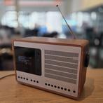 Revo SuperConnect tafelradio muziekstreamer walnoot/ zilver, Flex Ltd., Gebruikt, https://flex.com/contact-us, Nobelstraat 10, 5807 GA Oostrum LB, Limburg, Nederland