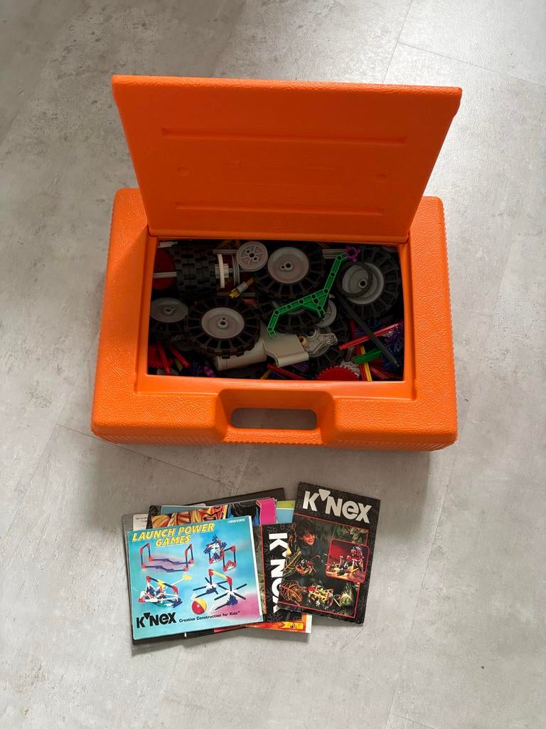 Grote doos K'nex met boekjes, Kinderen en Baby's, Speelgoed | Bouwstenen, Ophalen of Verzenden, Gebruikt, K'nex