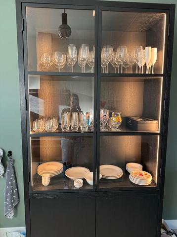 Richmond Oakura Vitrinekast - Massief Hout beschikbaar voor biedingen