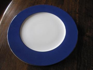 Grote serveerschaal - Fine Royal Porcelain Sculpture bord  beschikbaar voor biedingen