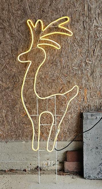 Mooi hert voor in de tuin met kerst, led. beschikbaar voor biedingen