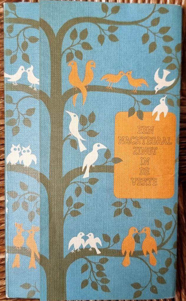 Een nachtegaal zingt in de verte - Hans Dossenbach - IZGST, Boeken, Literatuur, Zo goed als nieuw, Europa overig, Ophalen of Verzenden