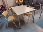 SETPRIJS : verrijdbare VEPA kantine tafel + 4 x houten stoel, Ophalen, Gebruikt, 100 tot 150 cm, Vier personen
