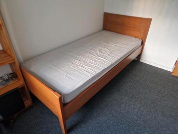 Bed 90x200 met Elektrische Lattenbodem beschikbaar voor biedingen