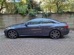 Mercedes-Benz E200 Coupe Grijs | Dealer onderhouden | NAP |, Auto's, Mercedes-Benz, Achterwielaandrijving, 4 cilinders, 4 stoelen
