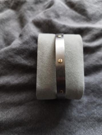 cartier santos stijl armband met 14 karaat gouden schroefjes beschikbaar voor biedingen
