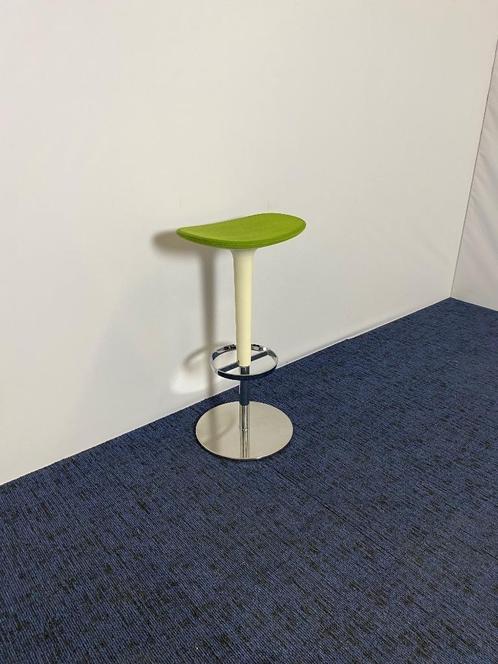 5 x Arper Babar kruk, hoogte verstelbaar, groen/wit/chroom, Huis en Inrichting, Barkrukken, Gebruikt, 60 tot 90 cm, 5 krukken of meer