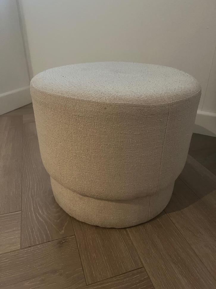 Boucle Poef Karwei, Huis en Inrichting, Banken | Voetenbanken en Poefen, Gebruikt, Minder dan 50 cm, Minder dan 50 cm, Rond, Stof