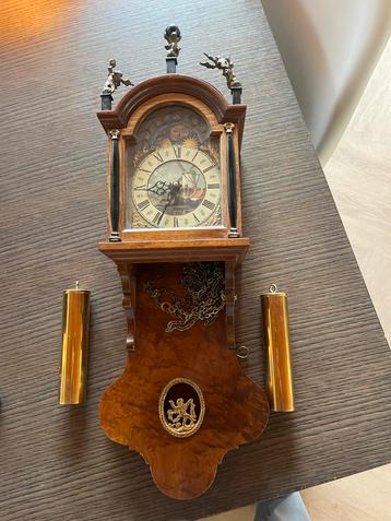 Friese Kortstaart Klok met Windmolen beschikbaar voor biedingen