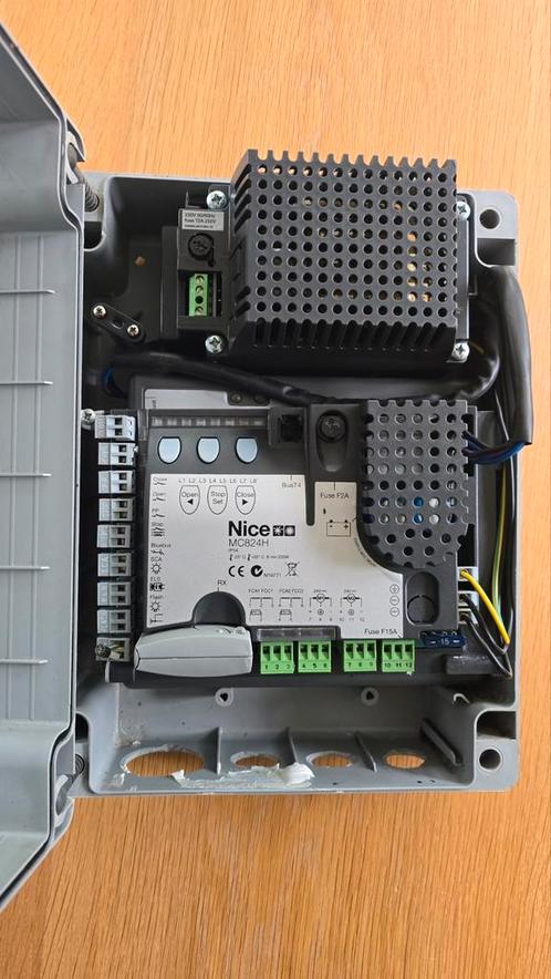 NICE MC824H + 2x BFAB5024 (BM5024) aandrijving + MEA3 ontgre, Doe-het-zelf en Verbouw, Elektra en Kabels, Gebruikt, Overige typen