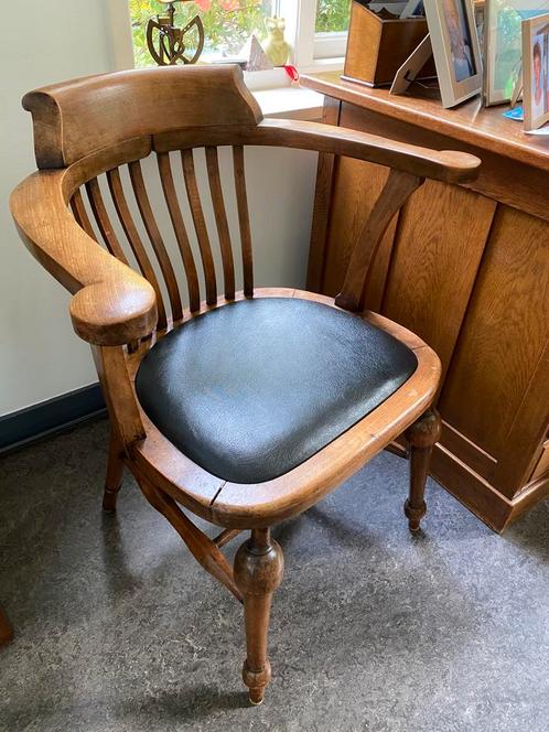 Antieke Engelse Bureaustoel Vruchtenhout Ca. 1900 ., Antiek en Kunst, Antiek | Meubels | Stoelen en Banken, Ophalen