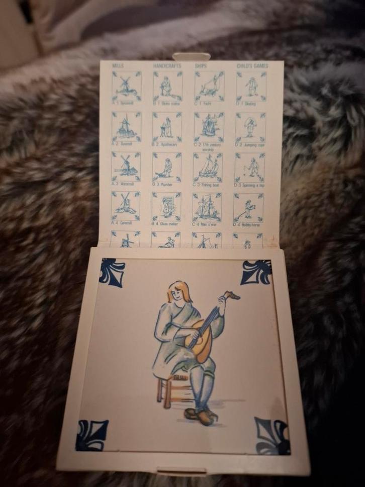 KLM Business Class Onderzetter Tegel Muzikant Jaren 80, Hobby en Vrije tijd, Scrapbooking, Zo goed als nieuw, Overige typen, Overige merken