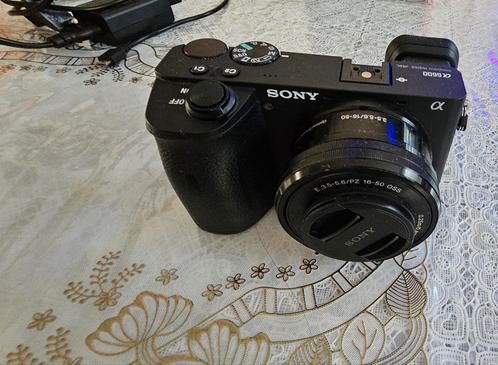 SONY A6600 met Sony E 16-50mm f/3, ZHIYUN WEEBILL S GIMBAL,, Audio, Tv en Foto, Fotocamera's Digitaal, Zo goed als nieuw, Sony