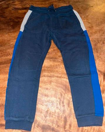 Broek mt 122-128 joggingbroek blauw beschikbaar voor biedingen