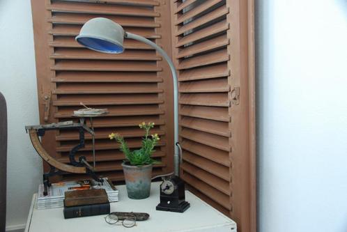 Vintage werkplek of bureaulamp, Huis en Inrichting, Lampen | Tafellampen, Gebruikt, Minder dan 50 cm, Glas, Metaal, Overige materialen