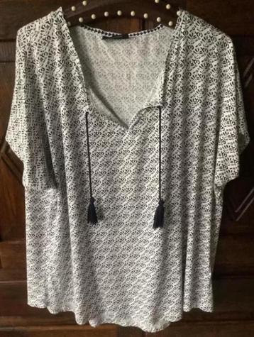 Witte top, tuniek zwarte details; XL 48/50; Gina Benotti beschikbaar voor biedingen