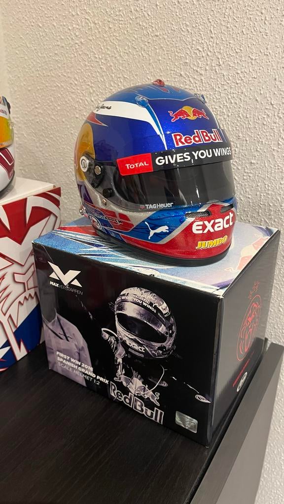 Max Verstappen Helm 1:2 - 2016 (First Win), Verzamelen, Automerken, Motoren en Formule 1, Zo goed als nieuw, Formule 1, Ophalen of Verzenden