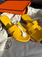 Hermes oran slides slippers met hak geel, Kleding | Dames, Schoenen, Geel, Nieuw, Ophalen of Verzenden, Hermes