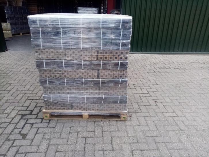 Tekoop de echte Pinikay briketten,  van 100% eikenhout, Tuin en Terras, Haardhout, Minder dan 3 m³, Ophalen of Verzenden