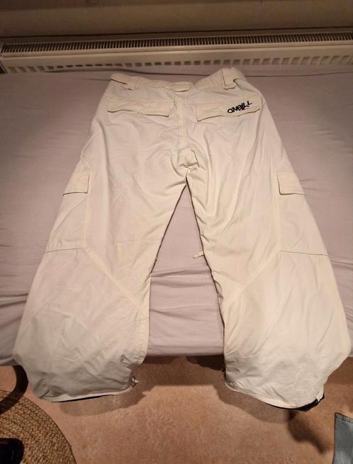 Te koop: witte O'Neill Skibroek / snowboardbroek maat L, Kleding | Heren, Wintersportkleding, Gedragen, Broek, Ophalen of Verzenden