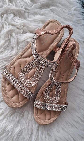 Sandalen met glittersteentjes maat 39 beschikbaar voor biedingen