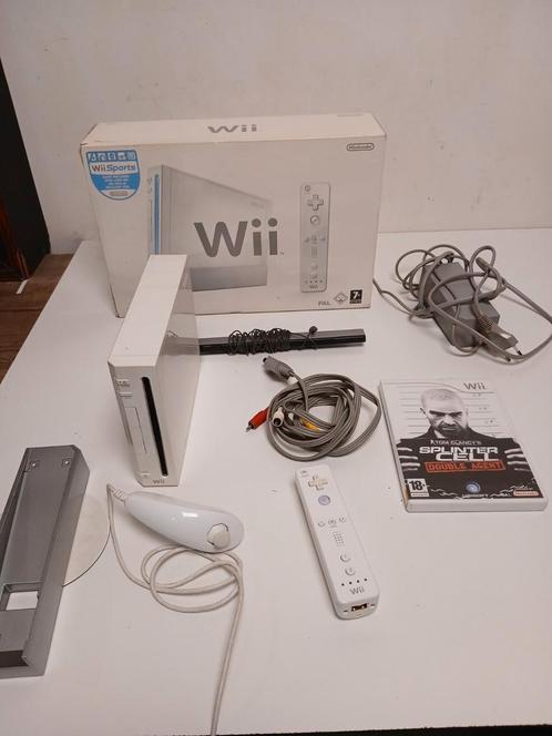 Nintendo wii met spel, bekabeling, controller en doos, Spelcomputers en Games, Spelcomputers | Nintendo Wii, Gebruikt, Met 1 controller