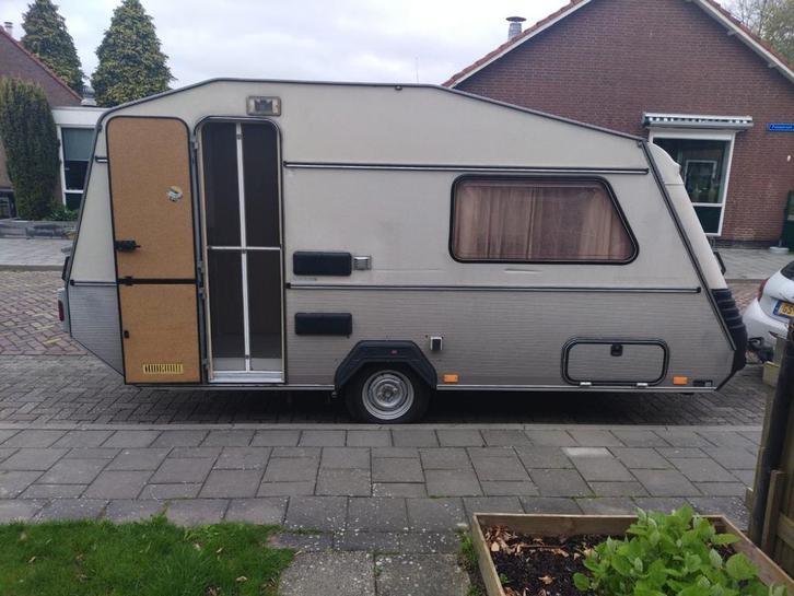 Kip grey line 40 EK  caravan gepimpt ( kan met stalling), Caravans en Kamperen, Caravans, Particulier, Rondzit, Kip, Lengtebed