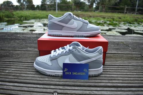 Nieuw! Nike Dunk Low Two Toned Grey – Maat 37.5 – 100% Authe, Kleding | Dames, Schoenen, Nieuw, Sneakers of Gympen, Grijs, Ophalen of Verzenden