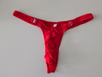 Rode Heren String beschikbaar voor biedingen