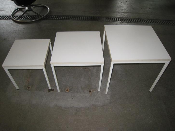 3 vintage jaren 60/70 miniset of bijzettafeltjes, Huis en Inrichting, Tafelonderdelen, Gebruikt