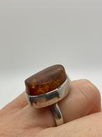 Z837 Prachtige zilveren ring barnsteen maat 18, Sieraden, Tassen en Uiterlijk, Ringen, 18 tot 19, Ophalen of Verzenden, X, Met edelsteen