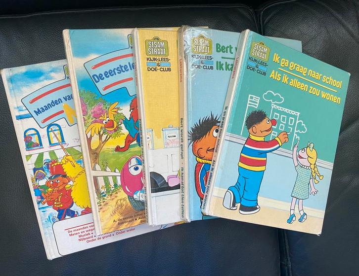 Sesam Straat Kijk en Lees en Doe club 5 mooie boeken, Boeken, Kinderboeken | Jeugd | onder 10 jaar, Gelezen, Ophalen of Verzenden