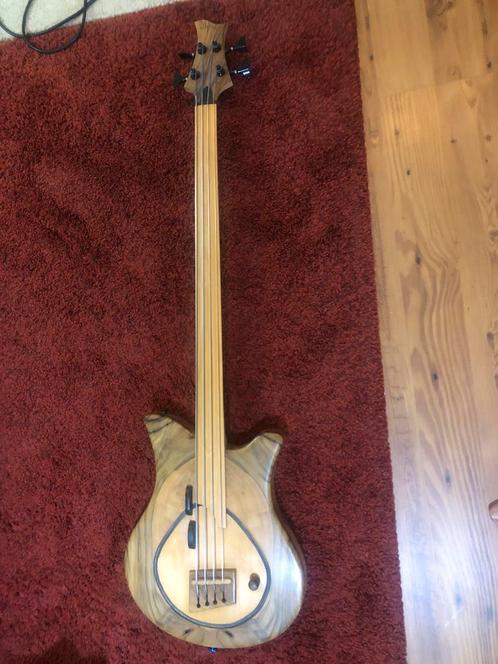Phillippe Berne electrostatique walnut basse, Muziek en Instrumenten, Snaarinstrumenten | Gitaren | Bas, Zo goed als nieuw, Ophalen of Verzenden