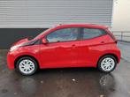 Toyota Aygo 1.0 VVT-i x-play Automaat | Navigatie | Aircondi, Stof, Gebruikt, Euro 6, 4 stoelen