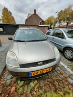 Ford Fiësta 1.4 16V 5DR 2002 Grijs, Auto's, Voorwielaandrijving, 4 cilinders, Origineel Nederlands, Handgeschakeld