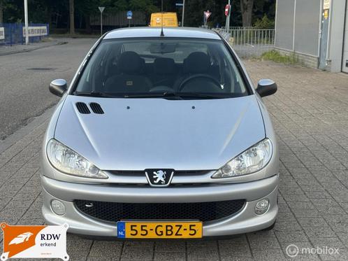 Peugot 206 1.4 /NWE APK/AIRCO/CRUISECO/NETJES, Auto's, Peugeot, Te koop, ABS, Airbags, Alarm, Centrale vergrendeling, Elektrische ramen