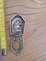 Verzilverd amulet uit China, kan open., Ophalen of Verzenden