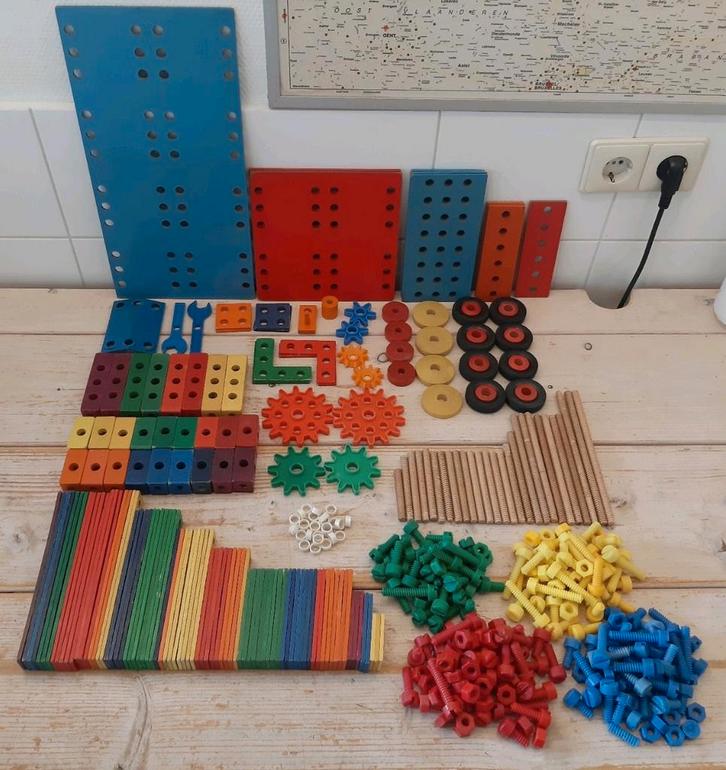 Vintage SIO houten montage constructie speelgoed, Kinderen en Baby's, Speelgoed | Bouwstenen, Zo goed als nieuw, Ophalen of Verzenden