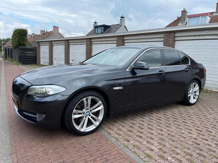 BMW 5-Serie 3.0 I 523 AUT 2011 Grijs/Leer/APK10-2026, Auto's, BMW, Particulier, 5-Serie, ABS, Adaptive Cruise Control, Airbags