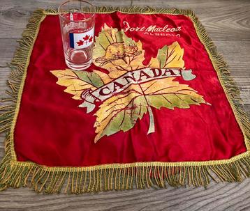 Antieke kussenhoes Canada beschikbaar voor biedingen