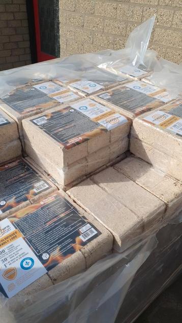 Houtbriketten XXL 24x10 kg afhaaltopper €90,00 beschikbaar voor biedingen