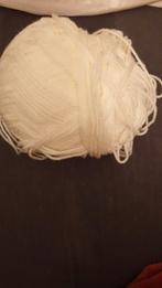 Witte bol wol, Hobby en Vrije tijd, Breien en Haken, Ophalen of Verzenden, Nieuw, Breien of Haken, Wol of Garen