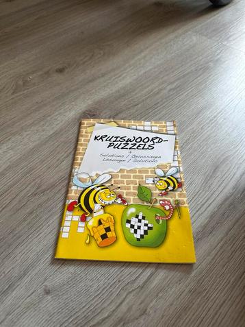 Kruiswoordpuzzelboek - Leuk en leerzaam! beschikbaar voor biedingen