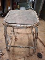 Industriële ijzeren kruk krukje tafeltje brocante, Antiek en Kunst, Ophalen of Verzenden