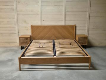 Ledikant 180x200 incl. Nachtkastjes en bodems