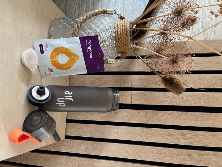 air up zwart zwarte drinkwater fles bidon gratis pod airup, Sport en Fitness, Bidons, Gebruikt, Ophalen of Verzenden