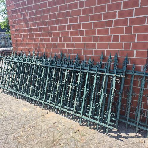 Antiek hekwerk, incl. poort, Tuin en Terras, Tuinhekken en Hekwerk, Zo goed als nieuw, Sierhekwerk, IJzer, Met poort, Ophalen