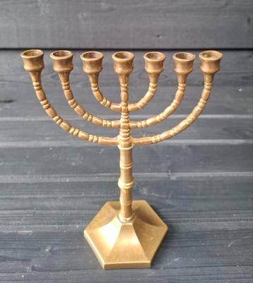 Menora/Chanocka Joodse 7 armige kandelaar

 beschikbaar voor biedingen